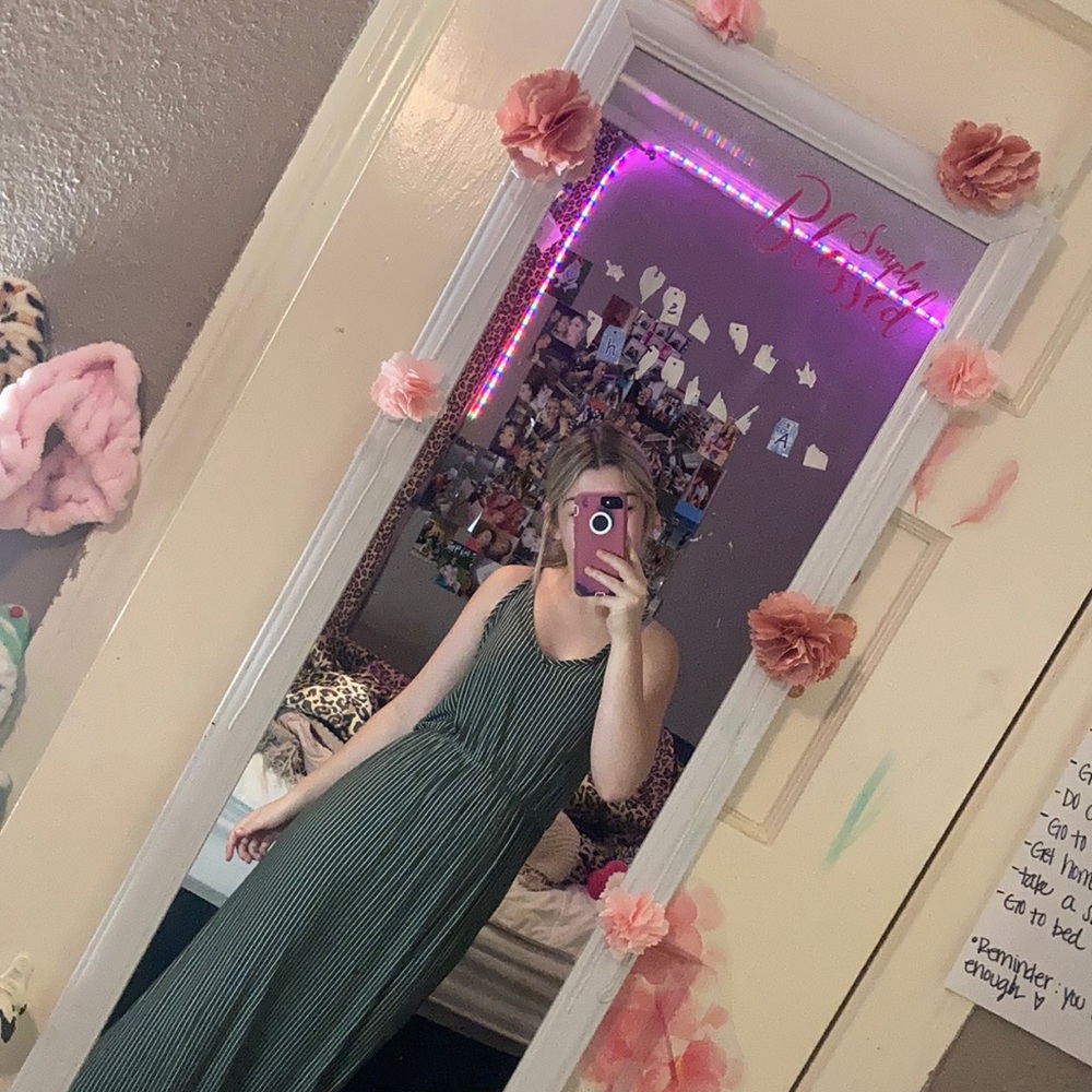 brand: duetime color:green and white stripes size: women’s small